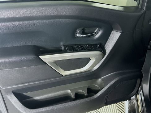 Used 2021 Nissan Titan SV w/ SV Convenience Package image 25
