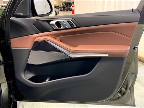 Used 2025 BMW X5 M60i image 22