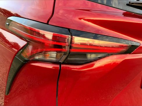 Used 2021 Toyota Sienna Platinum image 28