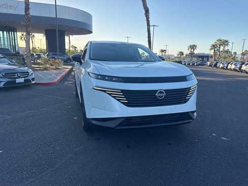 Used 2025 Nissan Murano SV image 3