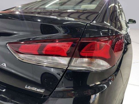 Used 2019 Hyundai Sonata Limited w/ Ultimate Package 04 FWD image 13