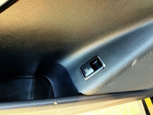 Used 2014 Mercedes-Benz CLA 250 image 17