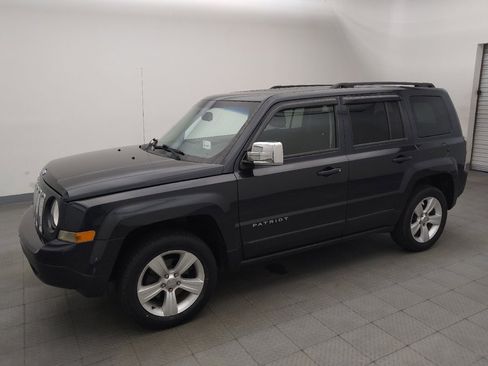 Used 2015 Jeep Patriot Latitude AWD/4WD image 2