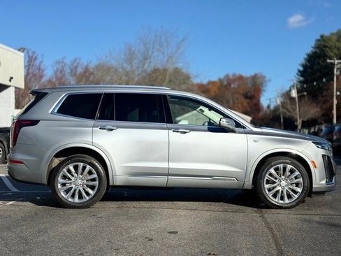 Used 2024 Cadillac XT6 Premium Luxury image 7