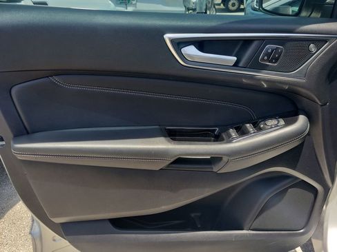 Used 2019 Ford Edge Titanium FWD image 15