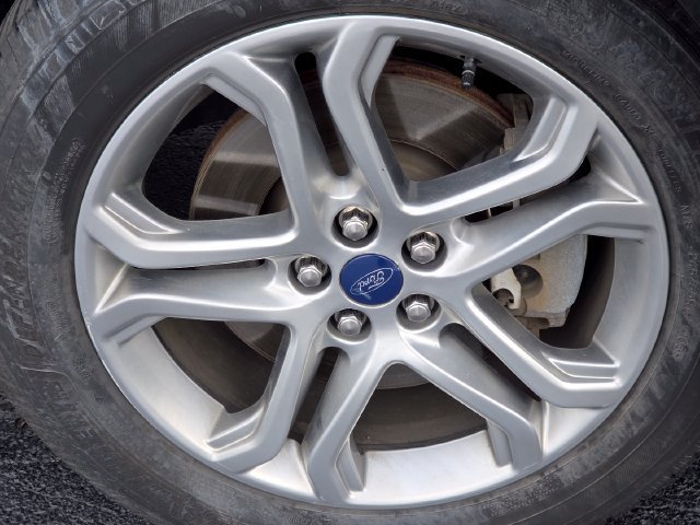 Used 2018 Ford Edge Titanium w/ Equipment Group 301A AWD/4WD image 8