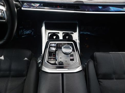 Used 2023 BMW 760i xDrive AWD/4WD image 29
