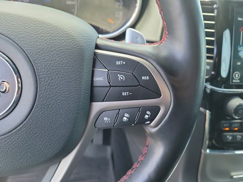 Used 2020 Jeep Grand Cherokee Trailhawk w/ Premium Lighting Group AWD/4WD image 24