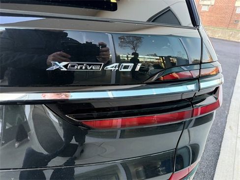 Certified 2023 BMW X7 xDrive40i w/ M Sport Package image 40