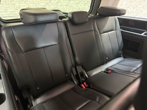 Used 2024 Ford Expedition XLT image 11