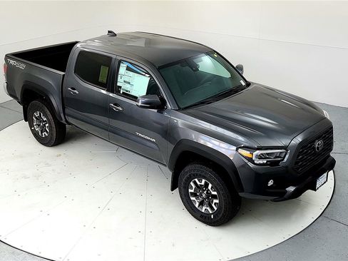 Used 2023 Toyota Tacoma TRD Off-Road image 13