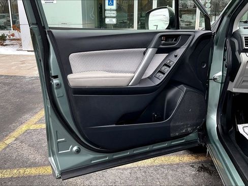 Used 2017 Subaru Forester 2.5i w/ Alloy Wheel Package image 26