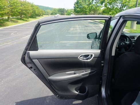 Used 2017 Nissan Sentra SV w/ Style Package image 16