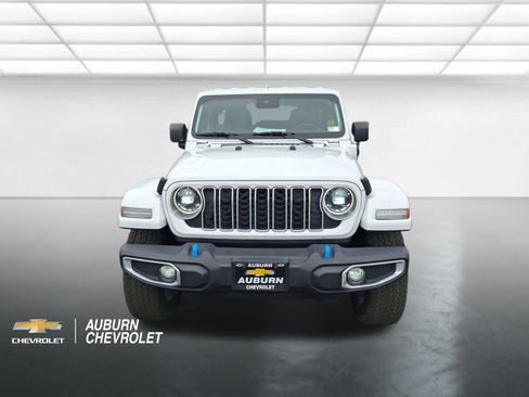 Used 2024 Jeep Wrangler Unlimited Sahara AWD/4WD image 8