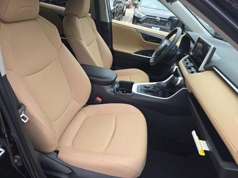 New 2025 Toyota RAV4 LE image 10