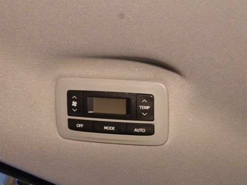 Used 2019 Toyota Sienna LE image 14