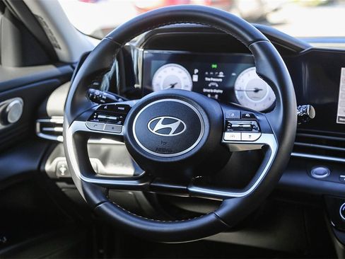 Certified 2024 Hyundai Elantra SEL w/ Convenience Package image 15