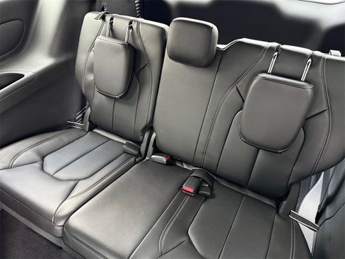 New 2026 Chrysler Pacifica Select image 14