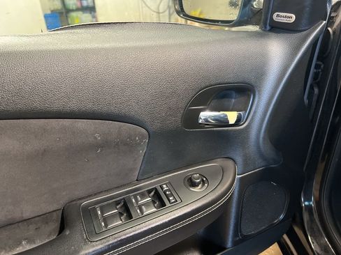 Used 2014 Chrysler 200 Limited w/ 200 S V6 Premium Group image 9