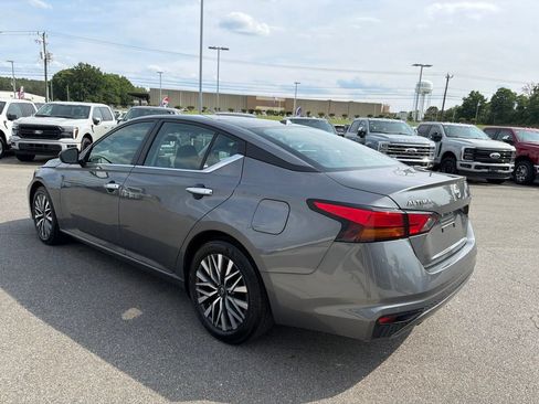 Used 2025 Nissan Altima 2.5 SV FWD image 6