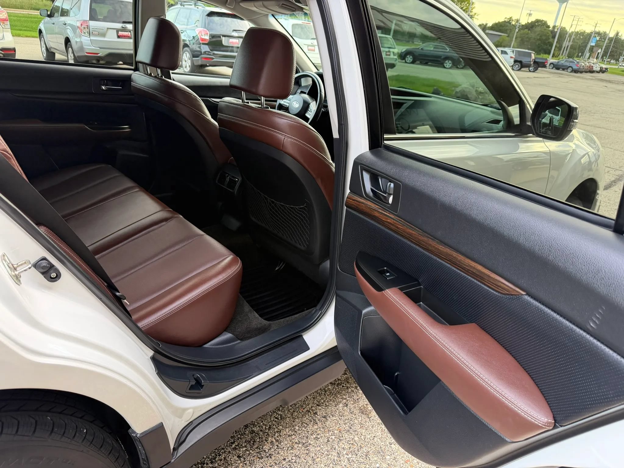 Used 2014 Subaru Outback 2.5i Limited AWD/4WD image 16