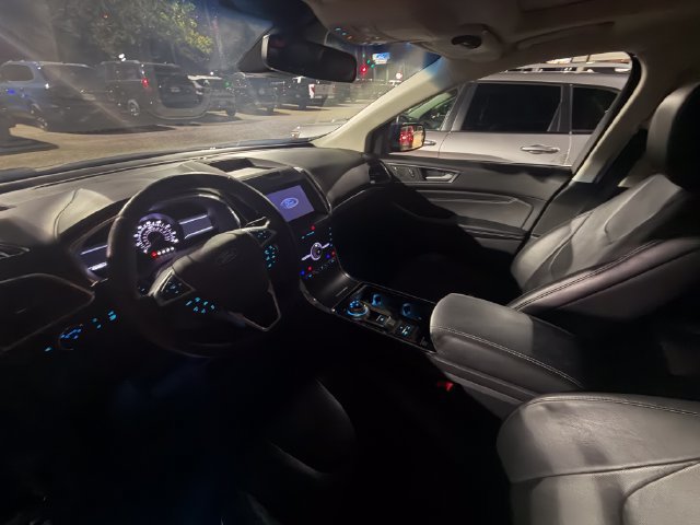 Used 2020 Ford Edge Titanium w/ Equipment Group 301A AWD/4WD image 2
