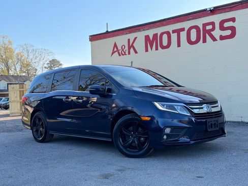 Used 2018 Honda Odyssey EX image 1