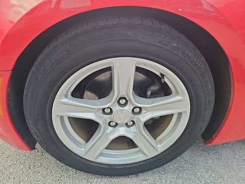 Used 2020 Chevrolet Camaro LT RWD image 10