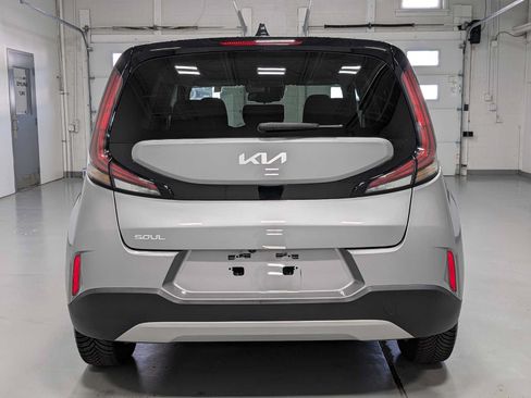 Certified 2024 Kia Soul S FWD image 9
