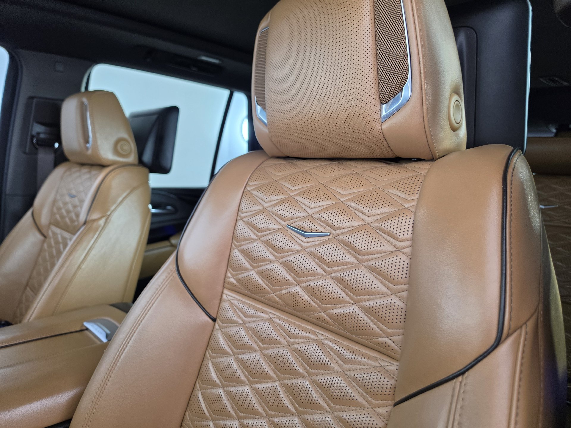 Used 2021 Cadillac Escalade Sport w/ Driver Assist Tech Package AWD/4WD image 5