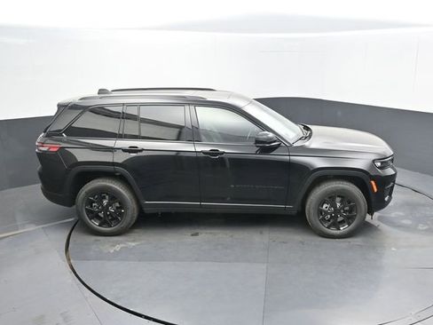 New 2025 Jeep Grand Cherokee Laredo image 51