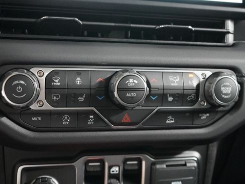 New 2026 Jeep Gladiator Sport AWD/4WD image 20