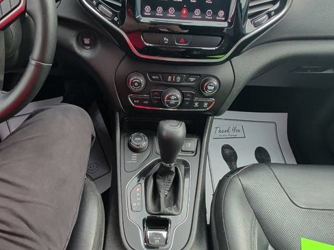 Used 2019 Jeep Cherokee Limited AWD/4WD image 21