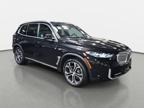 New 2026 BMW X5 xDrive40i w/ Climate Comfort Package image 3