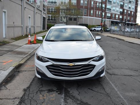 Used 2024 Chevrolet Malibu LT image 3