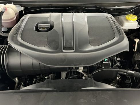 Used 2025 RAM 1500 Laramie w/ Sport Appearance Package AWD/4WD image 28