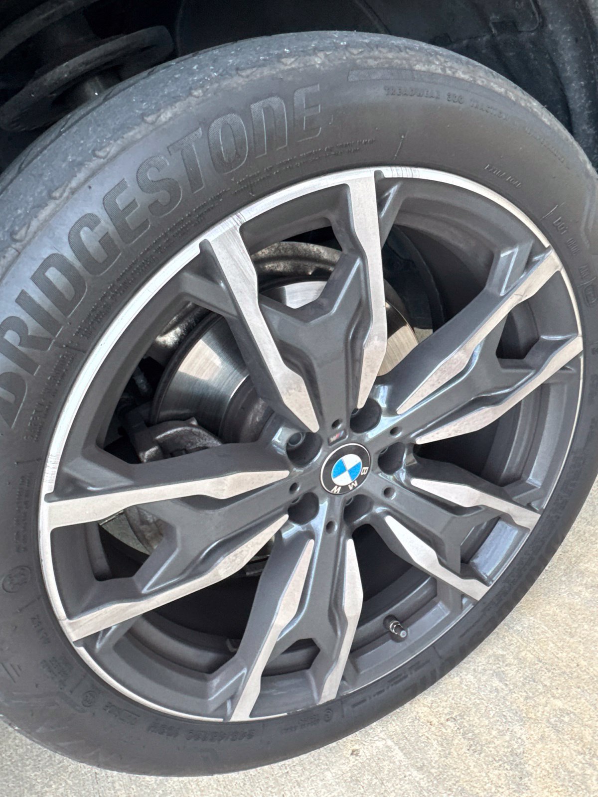 Used 2023 BMW X4 xDrive30i w/ M Sport Package AWD/4WD image 5