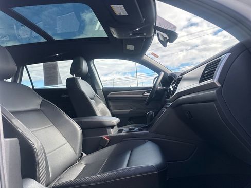 Used 2023 Volkswagen Atlas Cross Sport SE w/ Panoramic Sunroof Package image 15