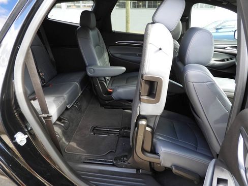 Used 2022 Buick Enclave Essence w/ Experience Buick Package FWD image 35