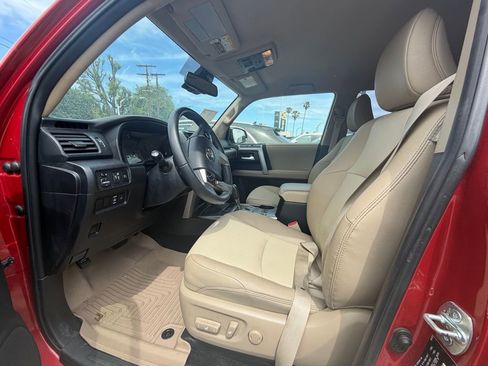 Used 2022 Toyota 4Runner SR5 Premium AWD/4WD image 7