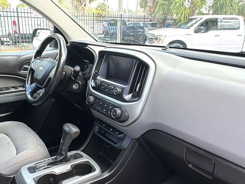 Used 2017 Chevrolet Colorado LT w/ LT Convenience Package image 9