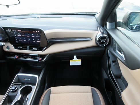 New 2027 Chevrolet Equinox ACTIV w/ Convenience Package III FWD image 16