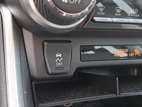 Certified 2022 Toyota RAV4 XLE image 26