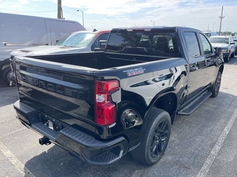 Used 2024 Chevrolet Silverado 1500 Custom Trail Boss w/ LPO, Dark Essentials Package AWD/4WD image 9