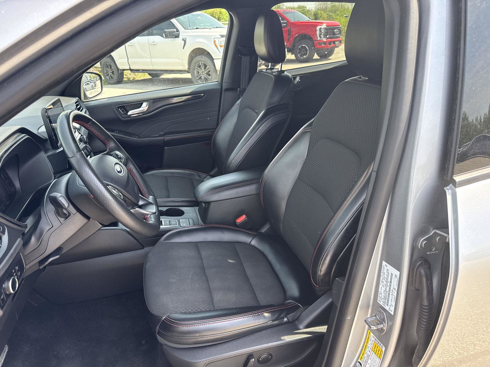 Used 2024 Ford Escape ST-Line AWD/4WD image 12