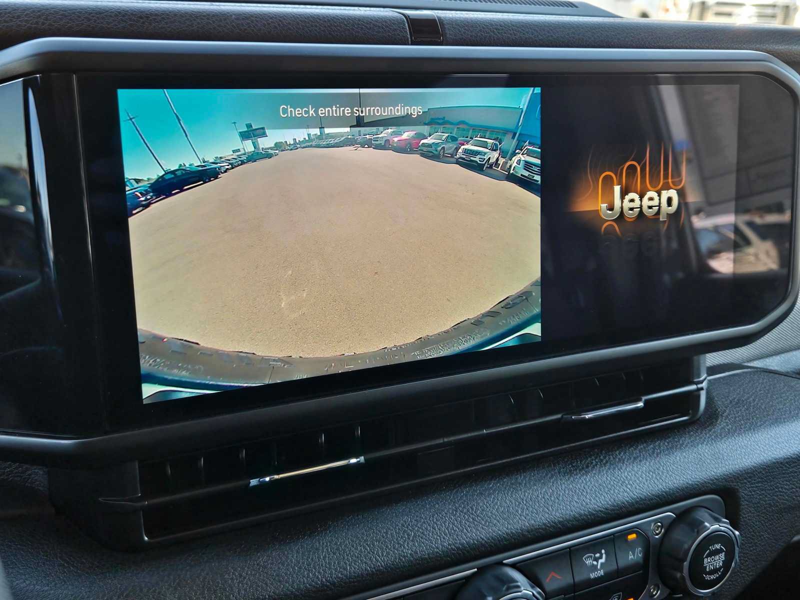 Used 2024 Jeep Wrangler Unlimited AWD/4WD image 21