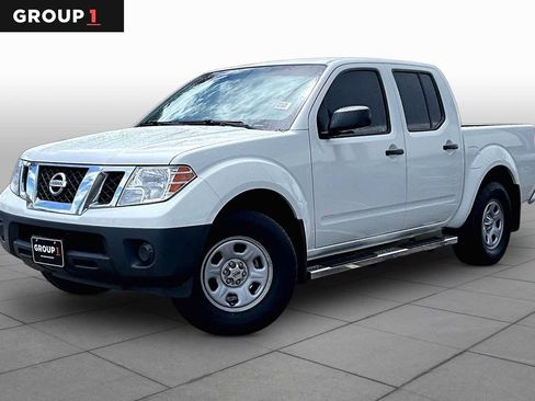 Used 2018 Nissan Frontier SV RWD image 1