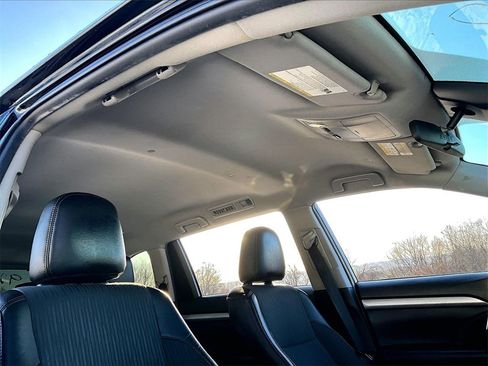 Used 2019 Toyota Highlander LE image 19