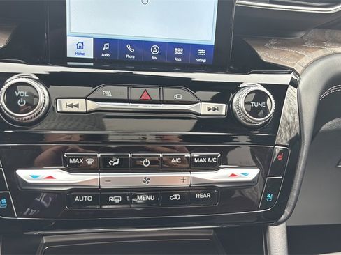 Used 2022 Ford Explorer Platinum w/ Equipment Group 601A image 24