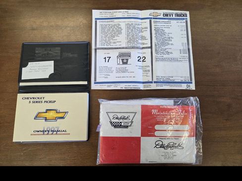 Used 1997 Chevrolet S10 Pickup LS w/ Wide Stance Suspension Pkg image 21